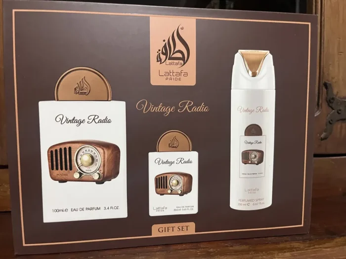 Lattafa Pride Vintage Radio komplekts vīriešiem un sievietēm (100 ml EDP + 20 ml EDP + 200 ml izsmidzināms dezodorants) - Image 2